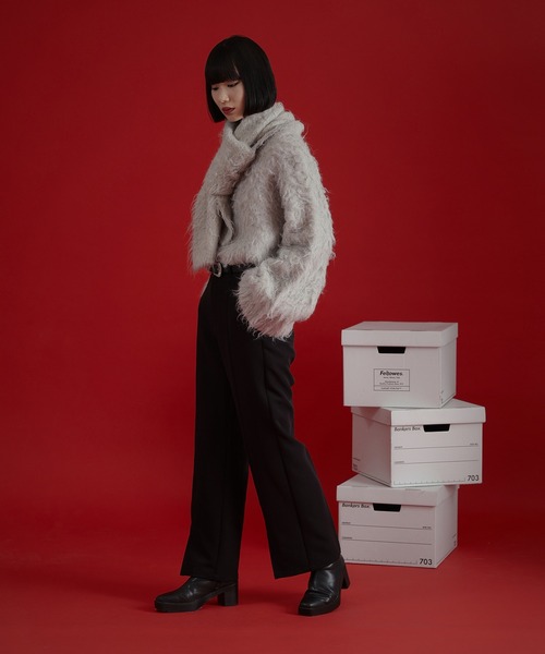 Ellno de Mavie(エルノデメヴィ)の「マフラーシャギーショートニット(ニット/セーター・レディース・ボルドー/アイボリー/チャコールグレー・FREE)」の8枚目の写真