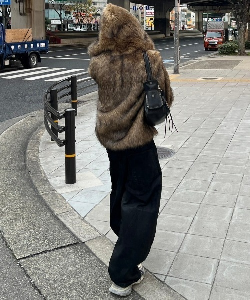 Chikashitsu +(チカシツプラス)の「【Chikashitsu +】coating damage wide denim pants / 【チカシツプラス】コーティングダメージワイドデニムパンツ(デニムパンツ・メンズ・ブラック・ONE SIZE)」の13枚目の写真