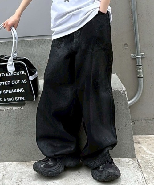 【Chikashitsu+】coating damage wide denim Chikashitsu +】coating damage wide denim pants