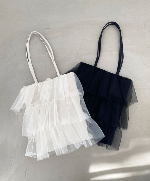 MAJESTIC LEGON（マジェスティックレゴン）の「チュールティアードトート（トートバッグ・レディース・アイボリー/ブラック/ライトグレー・FREE）」の4枚目の写真