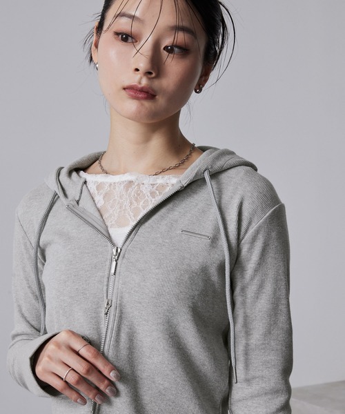 nui nullu（ヌイヌル）の「【nui nullu】ガーターリブダブルジップパーカー（パーカー・レディース・チャコール/レッド/ブラック/グレー・FREE）」の2枚目の写真