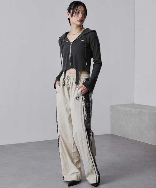 nui nullu（ヌイヌル）の「【nui nullu】ガーターリブダブルジップパーカー（パーカー・レディース・チャコール/レッド/ブラック/グレー・FREE）」の20枚目の写真