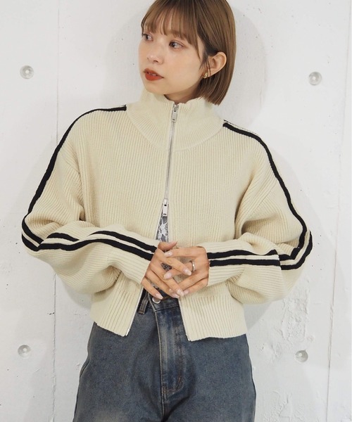 tiptop(ティップトップ)の「【web限定アイテム】袖ライン畦編みジップブルゾン(ニット/セーター・レディース・アイボリー/ブルー/チャコールグレー・FREE)」の9枚目の写真
