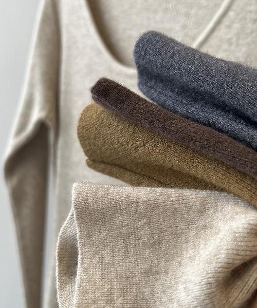 Alum'（アルム）の「オープンネックフレアニットワンピース（ワンピース・レディース・ナチュラル/ベージュ/グレー/ブラウン/ブラック・FREE）」の15枚目の写真