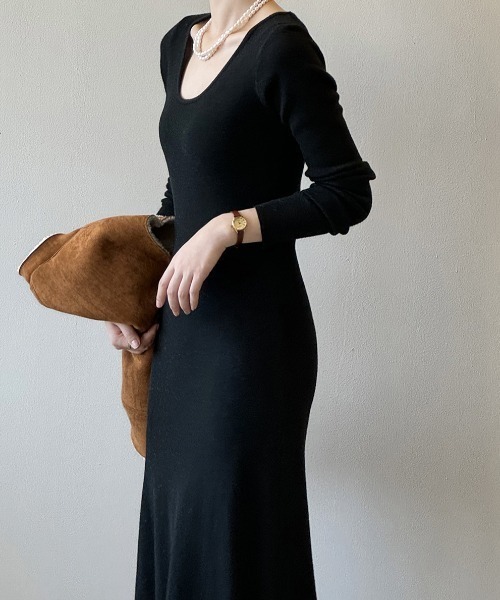 Alum'（アルム）の「オープンネックフレアニットワンピース（ワンピース・レディース・ナチュラル/ベージュ/グレー/ブラウン/ブラック・FREE）」の21枚目の写真