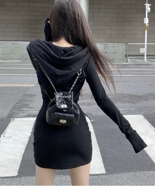LADY LIKE(レディライク)の「フード付きもちもちカットミニワンピース(ワンピース・レディース・ブラック/グレー・M)」の19枚目の写真