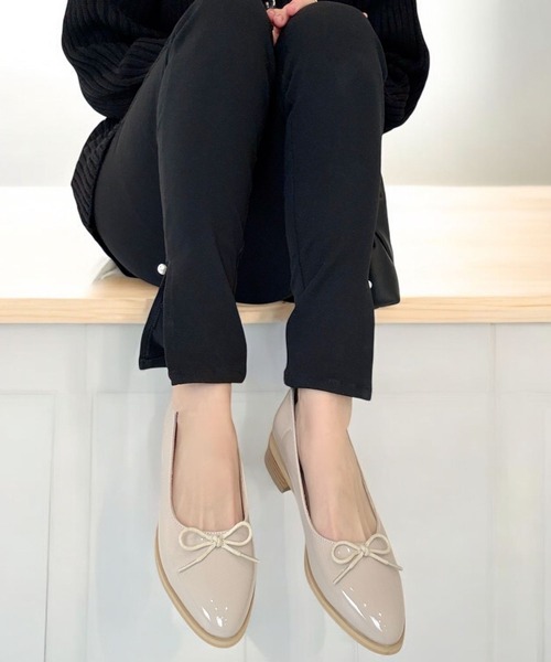 Sugar Sugar（シュガーシュガー）の「リボンパンプス【SUGAR SUGARシュガーシュガー】リボン　パンプス　ローヒール　エナメル（パンプス・レディース・ブラック系/ブラック/ベージュ系/レッド系・LL/L/M/S）」の10枚目の写真