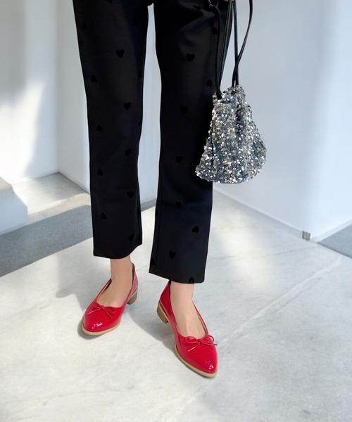 Sugar Sugar（シュガーシュガー）の「リボンパンプス【SUGAR SUGARシュガーシュガー】リボン　パンプス　ローヒール　エナメル（パンプス・レディース・ブラック系/ブラック/ベージュ系/レッド系・LL/L/M/S）」の14枚目の写真