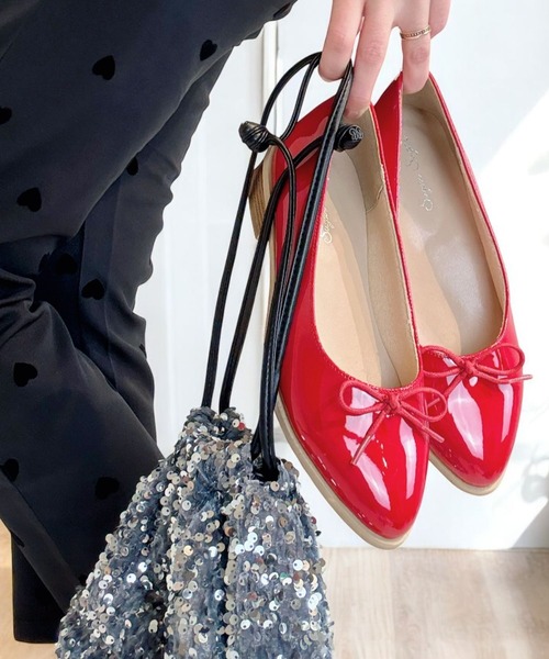 Sugar Sugar（シュガーシュガー）の「リボンパンプス【SUGAR SUGARシュガーシュガー】リボン　パンプス　ローヒール　エナメル（パンプス・レディース・ブラック系/ブラック/ベージュ系/レッド系・LL/L/M/S）」の15枚目の写真