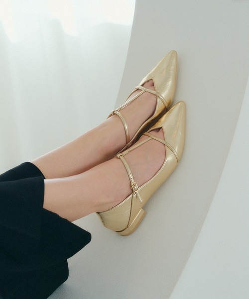 YECCA VECCA（イェッカヴェッカ）の「メリージェーンTストラップパンプス（パンプス・レディース・ブラック/ゴールド/シルバー・22.5cm/23.5cm/24.5cm）」の5枚目の写真