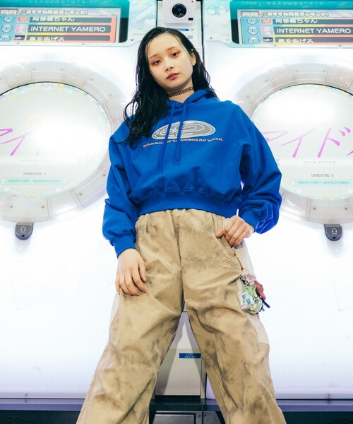 FREAK'S STORE(フリークスストア)の「PIKO × FREAK'S STORE/ピコ 別注 メッシュロゴフーディー(パーカー・レディース・チャコール/ナチュラル/ブルー・フリ-)」の19枚目の写真
