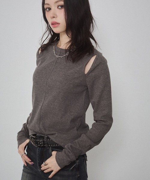 ENVYM(アンビー)の「カットアウトリブトップス(Tシャツ/カットソー・レディース・アイボリー/ブラック/グレー・FREE)」の3枚目の写真