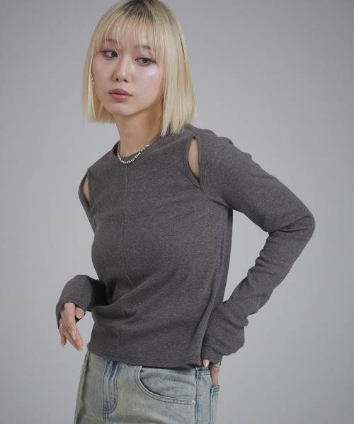 ENVYM(アンビー)の「カットアウトリブトップス(Tシャツ/カットソー・レディース・アイボリー/ブラック/グレー・FREE)」の16枚目の写真