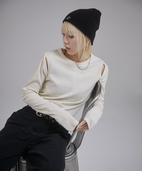 ENVYM(アンビー)の「カットアウトリブトップス(Tシャツ/カットソー・レディース・アイボリー/ブラック/グレー・FREE)」の6枚目の写真