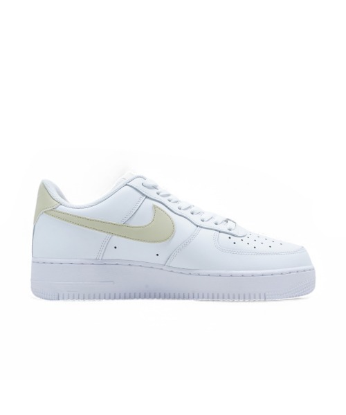 NIKE(ナイキ)の「AIR FORCE 1 '07(スニーカー・メンズ・ホワイト系その他・24.0cm/24.5cm/26.0cm/26.5cm/27.0cm/27.5cm/25.5cm/25.0cm/28.0cm/28.5cm/29.0cm)」の4枚目の写真