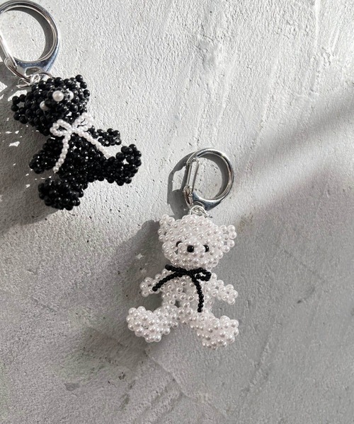 Me%（ミィパーセント）の「ビーズクマキーチャーム 308670（キーホルダー・レディース・オフホワイト/ブラック/ブラウン・FREE）」の2枚目の写真