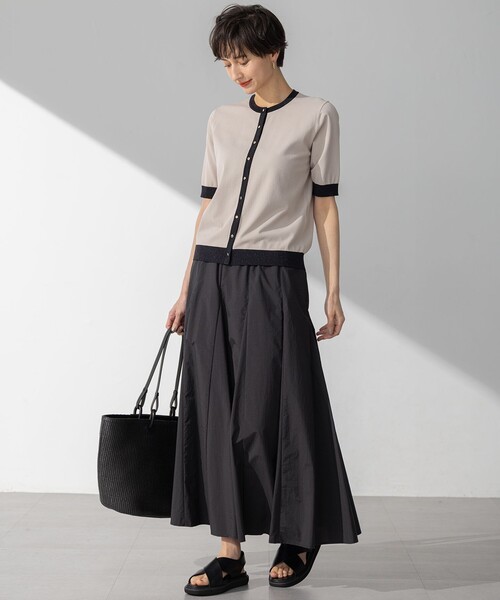 23区 L(ニジュウサンクオオキイサイズ)の「【WEB&一部店舗限定/洗える】レーヨンポリエステルストレッチ 半袖 カーディガン(カーディガン/ボレロ・レディース・ネイビー系2/ブラック系2/ホワイト系2/ベージュ系2・44/46)」の13枚目の写真