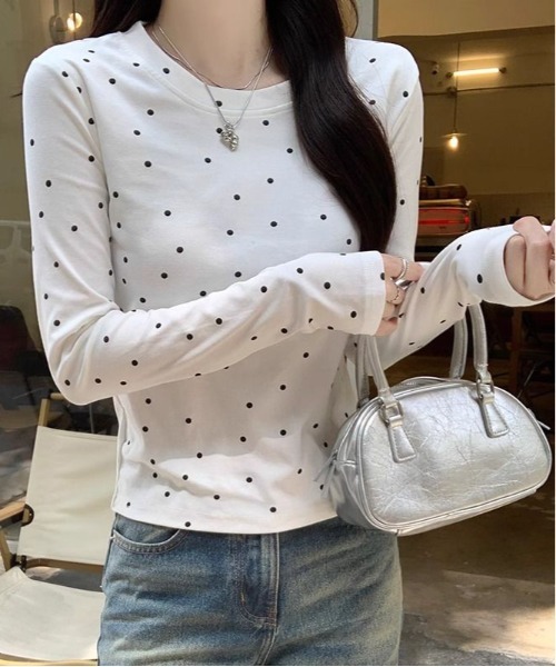 WEGO（ウィゴー）の「WEGO/長袖【水玉】ドット柄タイトトップス/ロンT（Tシャツ/カットソー・レディース・ホワイト/ブラック/グレー・MEDIUM/SMALL）」の9枚目の写真