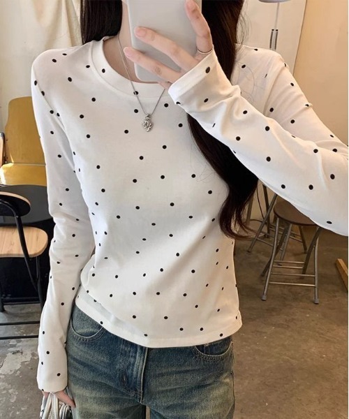 WEGO（ウィゴー）の「WEGO/長袖【水玉】ドット柄タイトトップス/ロンT（Tシャツ/カットソー・レディース・ホワイト/ブラック/グレー・MEDIUM/SMALL）」の10枚目の写真