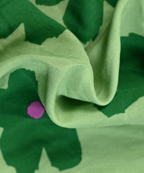 MARKEY'S（マーキーズ）の「総柄ビッグカラーワンピース/おとな（ワンピース・レディース・ベージュ/ライトグリーン・160cm）」の7枚目の写真