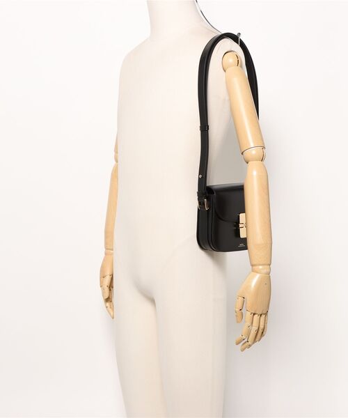 A.P.C.(アーペーセー)の「SAC GRACE MINI(ショルダーバッグ・レディース・ブラック・ONESIZE)」の8枚目の写真