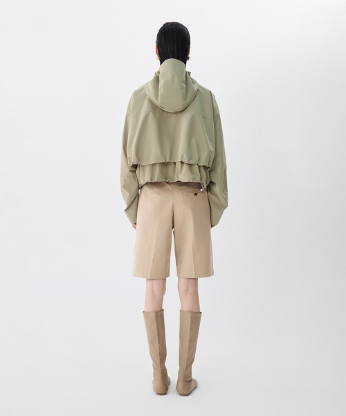 JNBY（ジェーエヌビーワイ）の「Sculpted Drawstring Hooded Jacket / ドローストリングフーディージャケット（その他アウター・レディース・ベージュ/ブラック・36/34）」の19枚目の写真