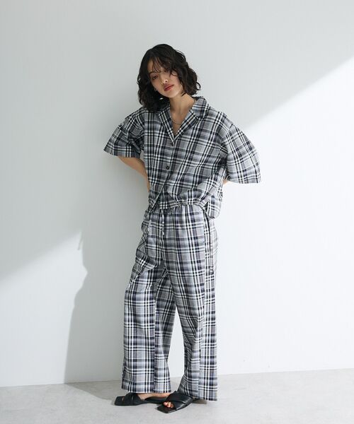 Green　Parks（グリーンパークス）の「綿麻混裾ドロスト開襟シャツジャケット（シャツ/ブラウス・レディース・ブラック/杢グレー/チェック/ライトベージュ・FREE）」の7枚目の写真