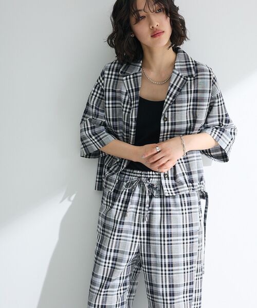 Green　Parks（グリーンパークス）の「綿麻混裾ドロスト開襟シャツジャケット（シャツ/ブラウス・レディース・ブラック/杢グレー/チェック/ライトベージュ・FREE）」の10枚目の写真