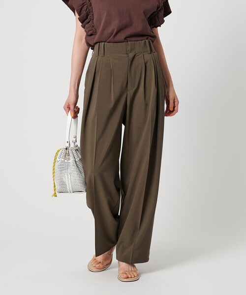 BEAUTY&YOUTH UNITED ARROWS(ビューティーアンドユースユナイテッドアローズ)の「【WEB限定 Wardrobe DAILY MINIMAL】ランダムタック テーパードパンツ -ウォッシャブル-(スラックス・レディース・ブラック/ベージュ・XS/S/M/L)」の3枚目の写真