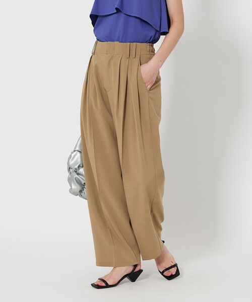 BEAUTY&YOUTH UNITED ARROWS(ビューティーアンドユースユナイテッドアローズ)の「【WEB限定 Wardrobe DAILY MINIMAL】ランダムタック テーパードパンツ -ウォッシャブル-(スラックス・レディース・ブラック/ベージュ・XS/S/M/L)」の8枚目の写真