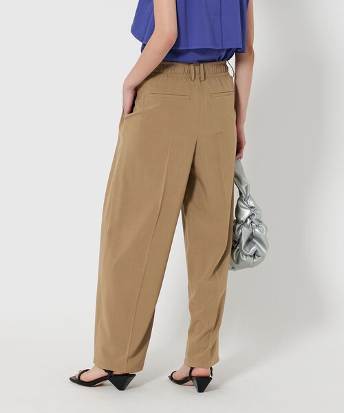 BEAUTY&YOUTH UNITED ARROWS(ビューティーアンドユースユナイテッドアローズ)の「【WEB限定 Wardrobe DAILY MINIMAL】ランダムタック テーパードパンツ -ウォッシャブル-(スラックス・レディース・ブラック/ベージュ・XS/S/M/L)」の9枚目の写真