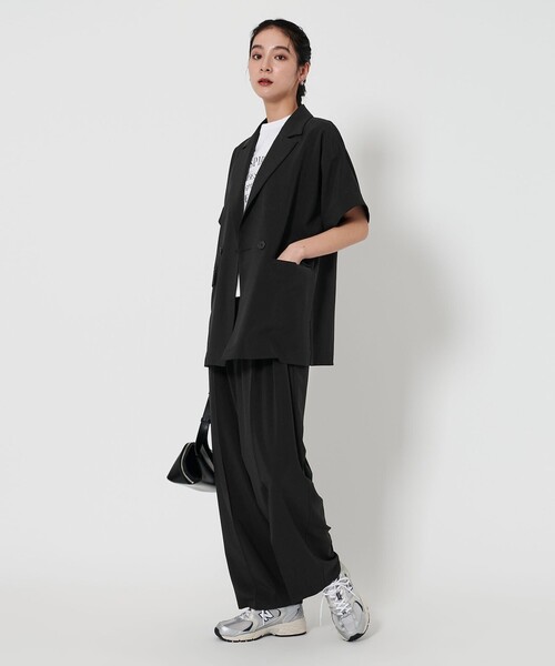 BEAUTY&YOUTH UNITED ARROWS(ビューティーアンドユースユナイテッドアローズ)の「【WEB限定 Wardrobe DAILY MINIMAL】ランダムタック テーパードパンツ -ウォッシャブル-(スラックス・レディース・ブラック/ベージュ・XS/S/M/L)」の15枚目の写真