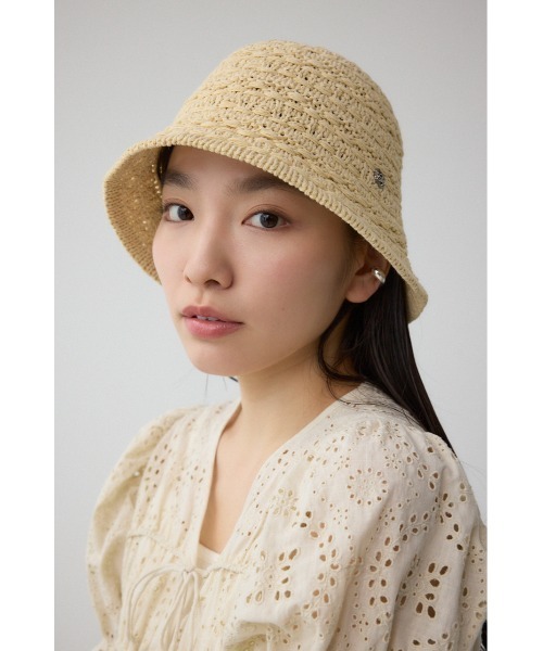 AZUL by moussy(アズールバイマウジー)の「メタルパーツ編み込みニットハット(ハット・レディース・ブラック/ライトベージュ・FREE)」の10枚目の写真