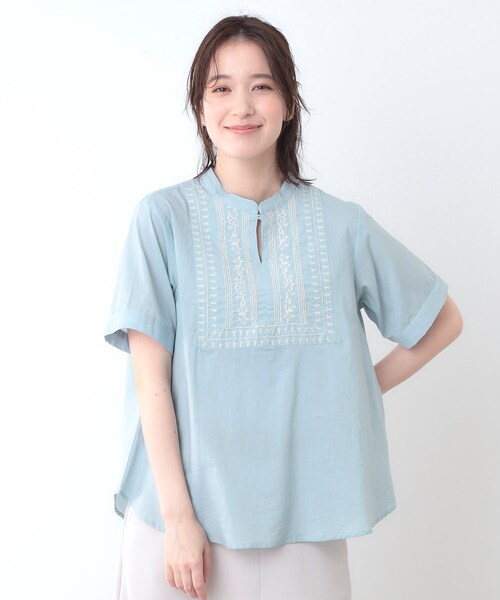 LAURA ASHLEY(ローラアシュレイ)の「【SETUP可/コットン100%/インド綿/刺繍入り】デザインブラウス(シャツ/ブラウス・レディース・ベージュ/チャコールグレー/ライトグレー系9・38)」の3枚目の写真
