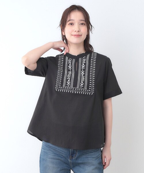 LAURA ASHLEY(ローラアシュレイ)の「【SETUP可/コットン100%/インド綿/刺繍入り】デザインブラウス(シャツ/ブラウス・レディース・ベージュ/チャコールグレー/ライトグレー系9・38)」の8枚目の写真