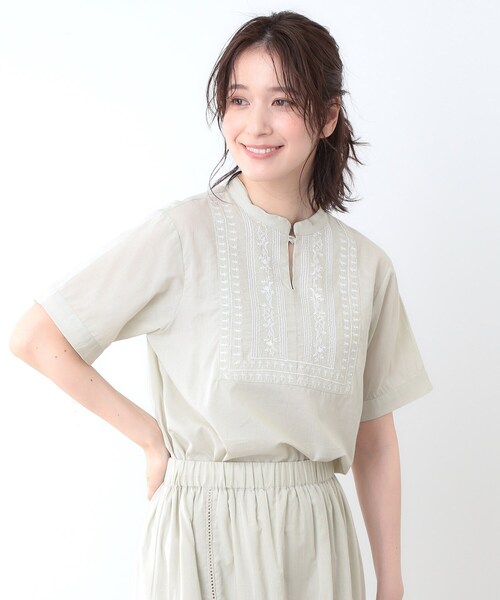 LAURA ASHLEY(ローラアシュレイ)の「【SETUP可/コットン100%/インド綿/刺繍入り】デザインブラウス(シャツ/ブラウス・レディース・ベージュ/チャコールグレー/ライトグレー系9・38)」の12枚目の写真