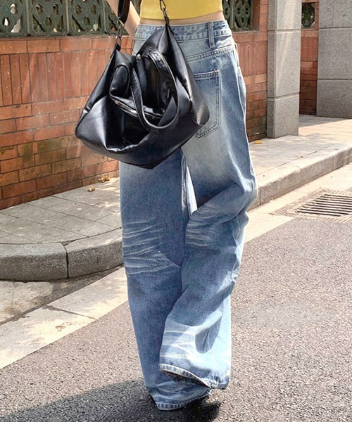 Miniministore(ミニミニストア)の「ウォッシュ加工デニムパンツ ワイドデニム(デニムパンツ・レディース・ブルー・XL/L/M/S)」の4枚目の写真