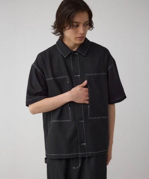 AZUL by moussy(アズールバイマウジー)の「アウトステッチブッチャーシャツ(シャツ/ブラウス・メンズ・グレー/ライトブラウン/ブラック・LARGE/MEDIUM)」の2枚目の写真