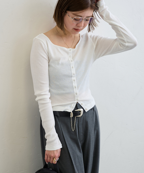 U by SPICK&SPAN（ユーバイスピックアンドスパン）の「《追加2》シフォンテレコカットトップス（Tシャツ/カットソー・レディース・ホワイト/キャメル/レッド/ブラック/ブルー・FREE）」の2枚目の写真