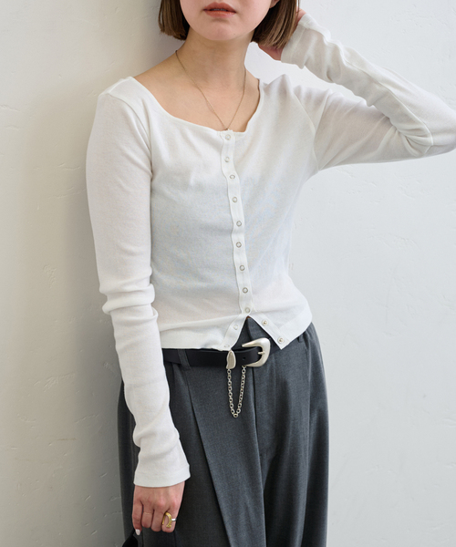 U by SPICK&SPAN（ユーバイスピックアンドスパン）の「《追加2》シフォンテレコカットトップス（Tシャツ/カットソー・レディース・ホワイト/キャメル/レッド/ブラック/ブルー・FREE）」の16枚目の写真