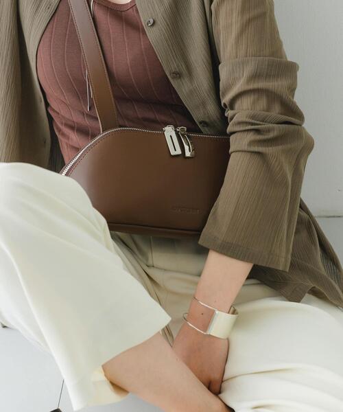 RODE SKO（ロデスコ）の「ADD CULUMN　FIGRE BODYBAG（ショルダーバッグ・レディース・ブラック/ブラウン・-）」の11枚目の写真