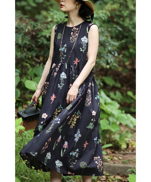 cawaii（カワイイ）の「ウエストカーブ切り替えの花図鑑ミディアムワンピース（ワンピース・レディース・ブラック/アイボリー・FREE）」の2枚目の写真