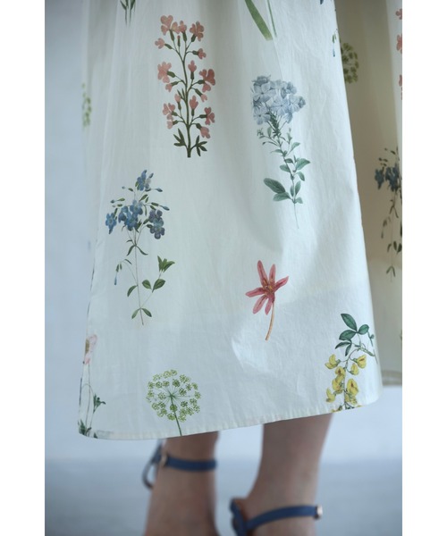 cawaii（カワイイ）の「ウエストカーブ切り替えの花図鑑ミディアムワンピース（ワンピース・レディース・ブラック/アイボリー・FREE）」の13枚目の写真