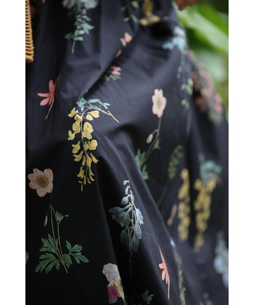 cawaii（カワイイ）の「ウエストカーブ切り替えの花図鑑ミディアムワンピース（ワンピース・レディース・ブラック/アイボリー・FREE）」の11枚目の写真