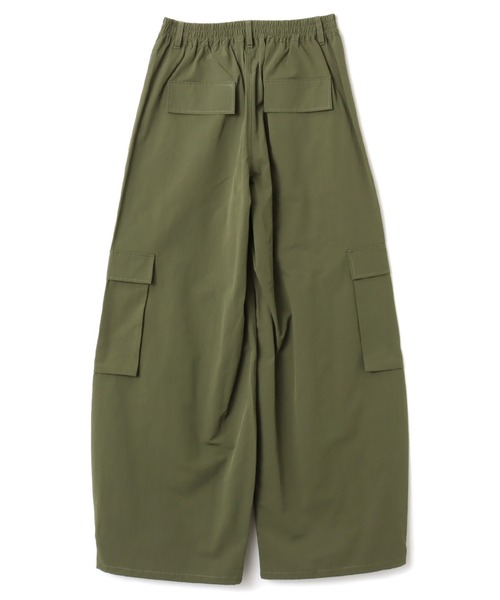 atmos pink(アトモスピンク)の「atmos pink Baggy Nylon Pants / アトモス ピンク バギー ナイロン パンツ(その他パンツ・レディース・ホワイト/カーキ/ブラック・S/M)」の6枚目の写真