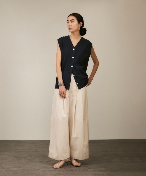 SALON adam et rope'（サロン アダム エ ロペ）の「【WEB限定】ドライタッチメタルボタンニットジレ / ベスト［洗える］（ベスト・レディース・ライトグレー/ネイビー/ブラウン・FREE）」の18枚目の写真