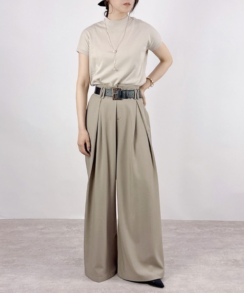 CLOTHY（クロシィ）の「【モードなゆるワイド×キレイめしっとり素材】ベルト付きワイドタックパンツ（スラックス・レディース・チャコールグレー/ブラック/ベージュ/モカ・MEDIUM/LARGE）」の15枚目の写真