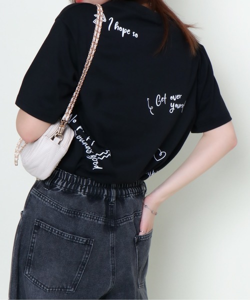 GORGE（ゴージ）の「《手描き風ロゴ×ゆるシルエット》レディース プリントTシャツ ランダム英字 半袖 オフホワイト ブラック 春夏秋（Tシャツ/カットソー・レディース・ブラック/オフホワイト・F）」の4枚目の写真