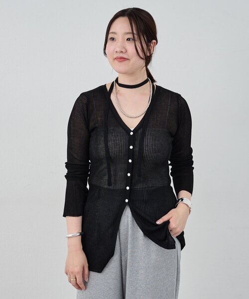 SHENERY（シーナリー）の「《インフルエンサー＠komorin_コラボ》チョーカーリブカーディガン（カーディガン/ボレロ・レディース・ブラック/ライトグレー/グリーン・FREE）」の2枚目の写真