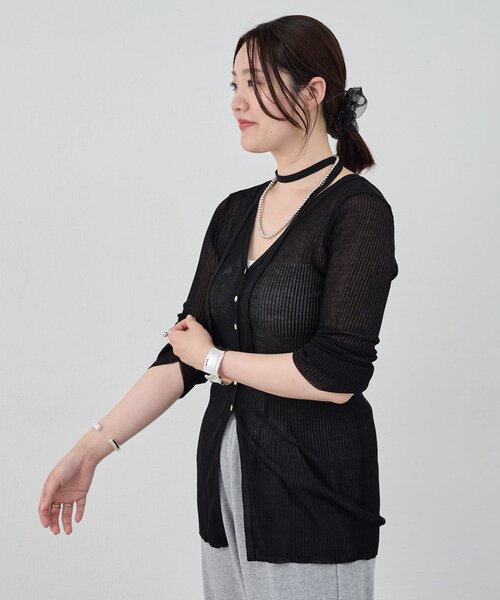 SHENERY（シーナリー）の「《インフルエンサー＠komorin_コラボ》チョーカーリブカーディガン（カーディガン/ボレロ・レディース・ブラック/ライトグレー/グリーン・FREE）」の22枚目の写真